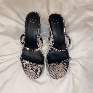 Women heels snake print size 7.5 used twice OBO